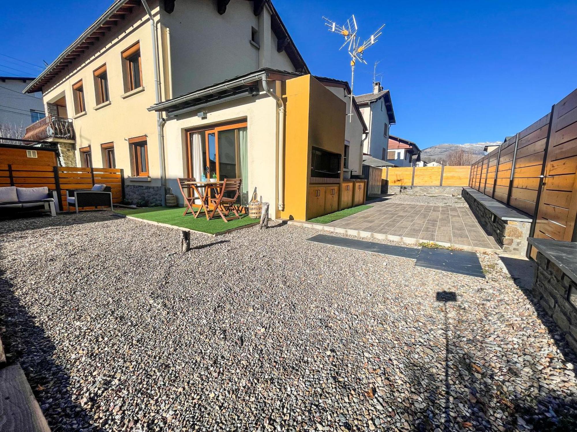 Villa Bonita Casa. Gran Jardin. Con Wifi. Bourg-Madame Esterno foto
